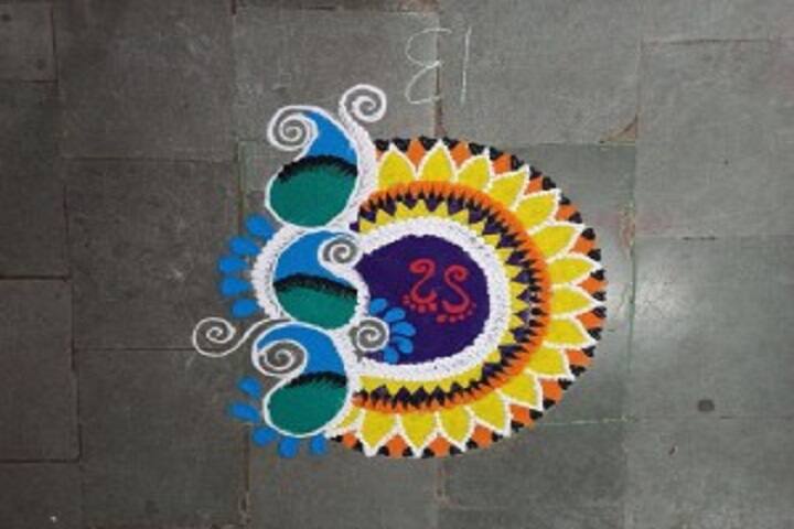 Nirmalaben Kishorbhai Desai Science College campus in Valsad, Gujarat, India — photo 5