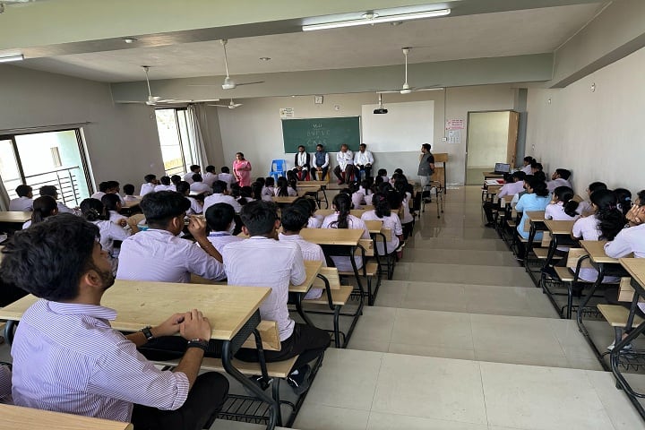Bhulabhai Vanmalibhai Patel Institute of Commerce, Surat campus in Surat, Gujarat, India