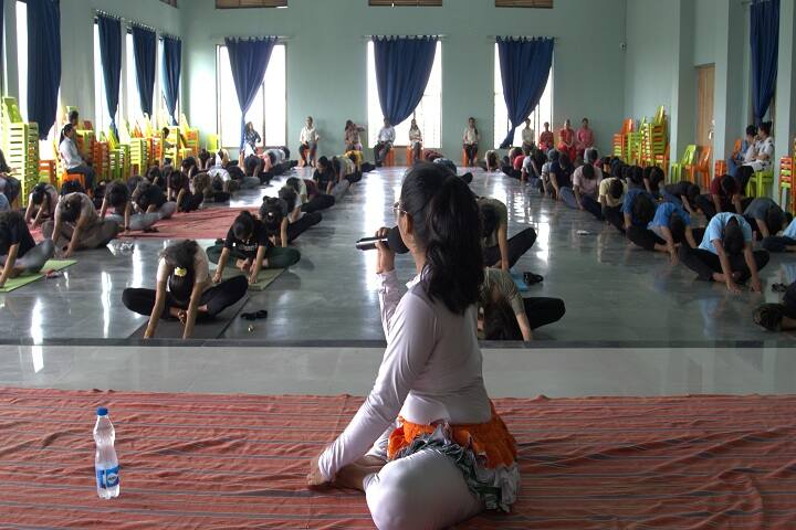 Bhulabhai Vanmalibhai Patel Institute of Commerce campus in Surat, Gujarat, India — photo 6