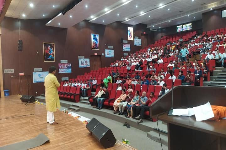Vivek College of Ayurvedic Sciences and Hospital campus in Bijnor, Uttar Pradesh, India — photo 1