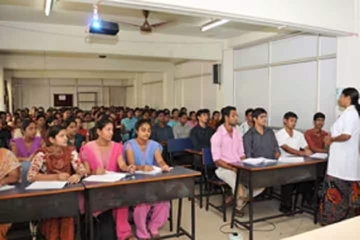 Laxmi Memorial College of Nursing campus in Mangalore, Karnataka, India — photo 3