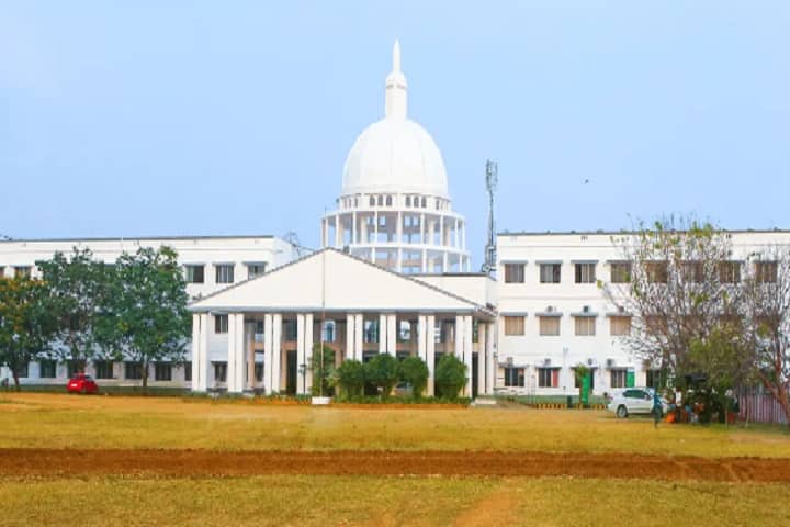 Vinayaka Mission's Law School campus in Chennai, Tamil Nadu, India — photo 1