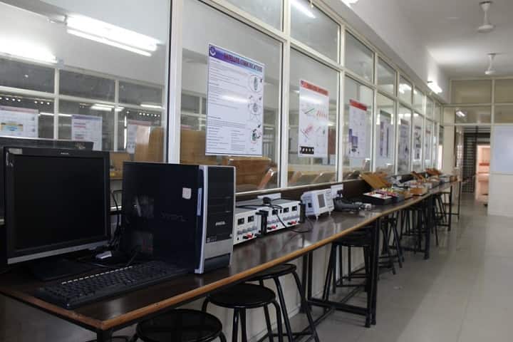 LJ Polytechnic campus in Ahmedabad, Gujarat, India — photo 5