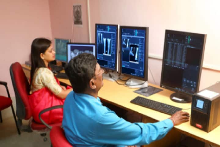 Sanjay Gandhi Institute of Trauma and Orthopaedic campus in Bangalore, Karnataka, India — photo 4