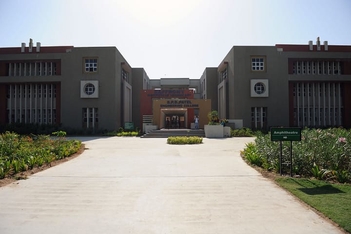 SPB Patel Engineering College campus in Ahmedabad, Gujarat, India — photo 2