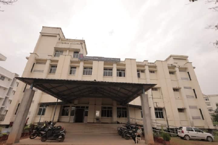 Travancore College of Nursing campus in Kollam, Kerala, India — photo 2