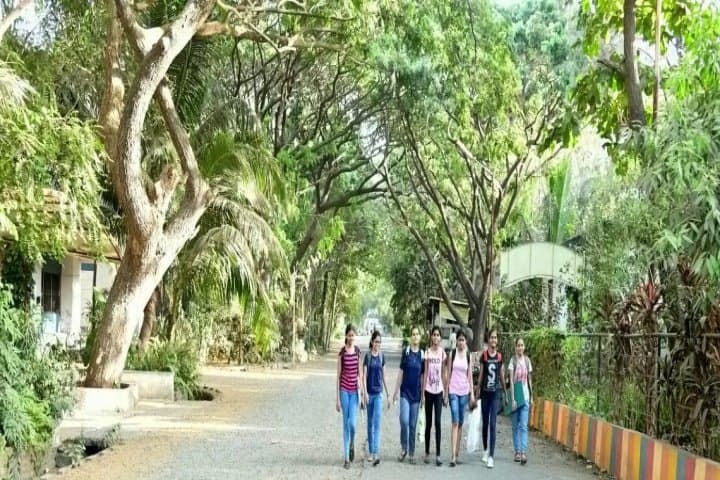 SNDT Womens University campus in Mumbai, Maharashtra, India — photo 4
