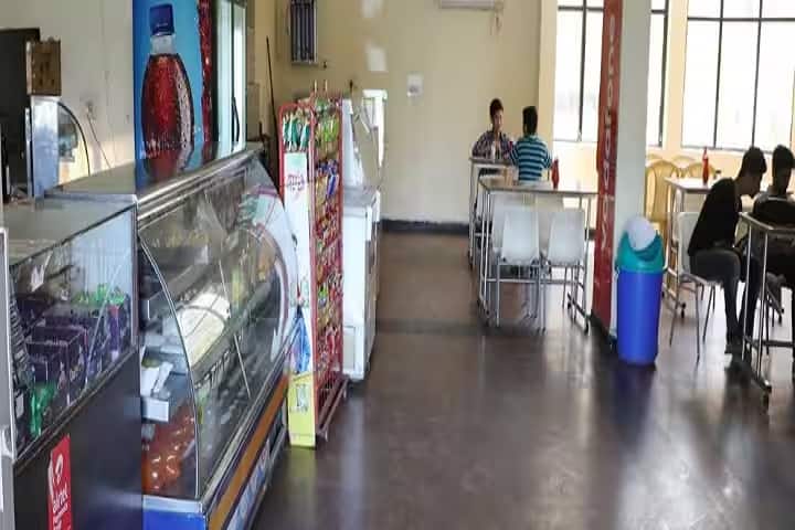 Himalayan Institute of Pharmacy campus in Kala Amb, Himachal Pradesh, India — photo 3