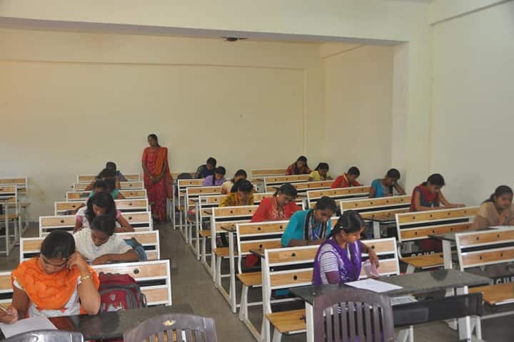 Sangolli Rayanna First Grade Constituent College campus in Belgaum, Karnataka, India — photo 3