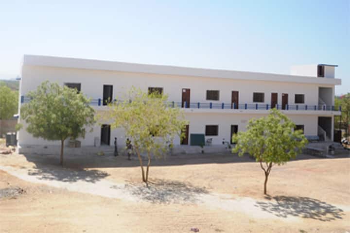 Hill Grove Col's Institute of Pharmacy campus in Pali, Rajasthan, India — photo 1