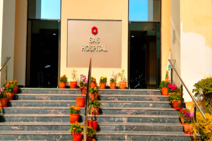 SAS Ayurvedic Medical College and Hospital campus in Varanasi, Uttar Pradesh, India — photo 1