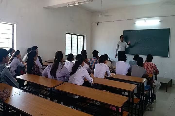 Dollyben Desai Institute of Computer and Allied Sciences campus in Surat, Gujarat, India — photo 2