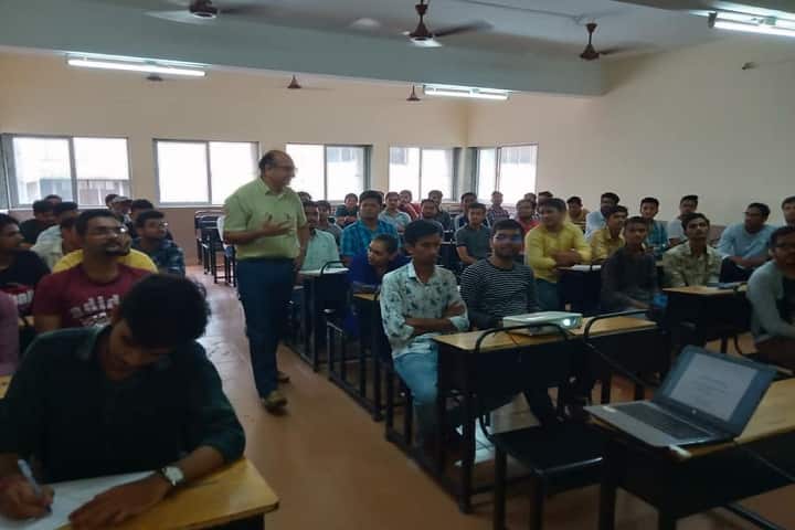Shri S'ad Vidya Mandal Institute of Technology campus in Bharuch, Gujarat, India — photo 2