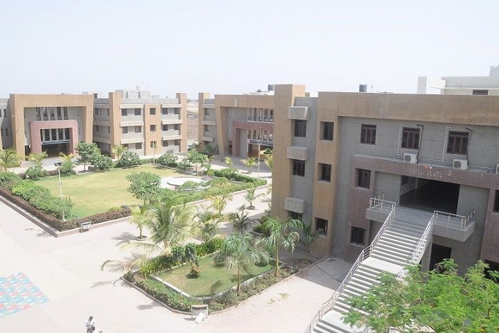 BH Gardi College of Engineering and Technology campus in Rajkot, Gujarat, India — photo 1