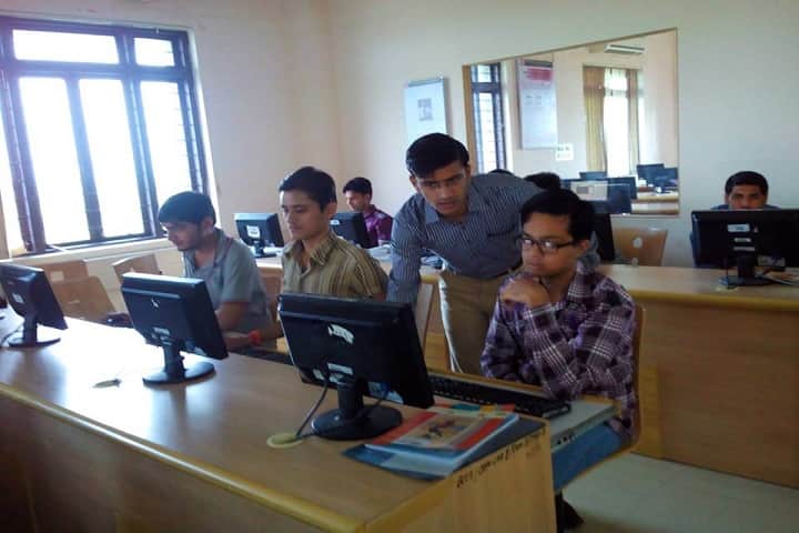 BH Gardi College of Engineering and Technology campus in Rajkot, Gujarat, India — photo 6