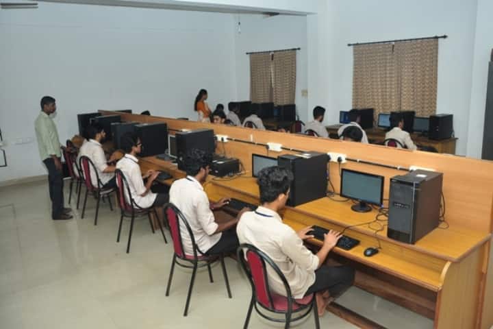 SNDP Yogam Shathabdi Smaraka College campus in Malappuram, Kerala, India — photo 3