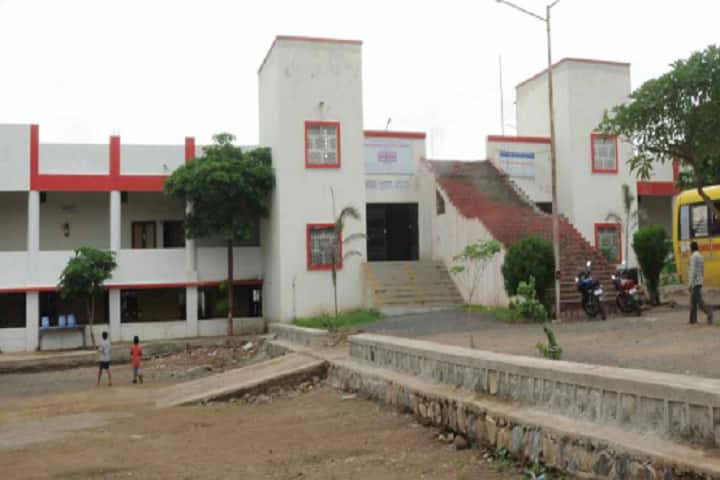 Ishwar Deshmukh Institute of Pharmacy campus in Yavatmal, Maharashtra, India — photo 1