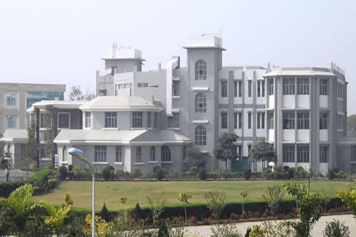 IPS College of Pharmacy campus in Gwalior, Madhya Pradesh, India — photo 1