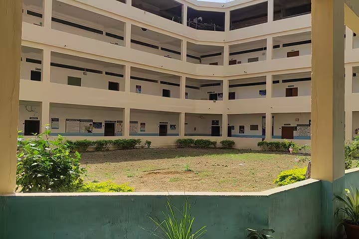 Smt Shalinitai Meghe Ayurved College Hospital and Research Center campus in Bhandara, Maharashtra, India — photo 2