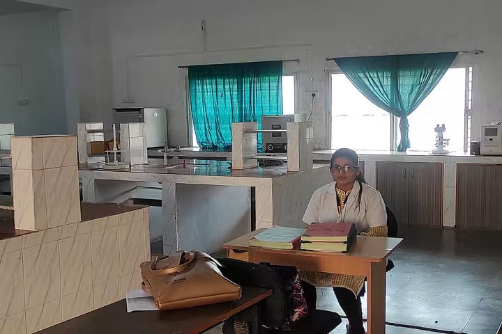 Smt Shalinitai Meghe Ayurved College Hospital and Research Center campus in Bhandara, Maharashtra, India — photo 4