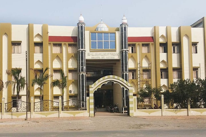 Jamia Isalamia Isha-atul Uloom's Ali-Allana College of Pharmacy campus in Akkalkuva, Maharashtra, India — photo 1
