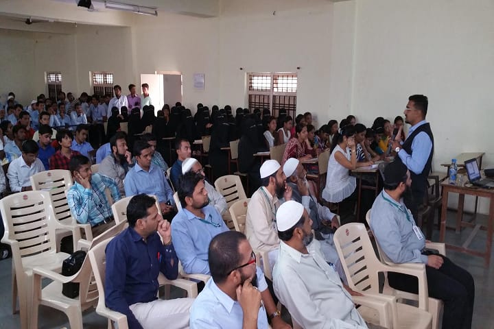 Jamia Isalamia Isha-atul Uloom's Ali-Allana College of Pharmacy campus in Akkalkuva, Maharashtra, India — photo 2