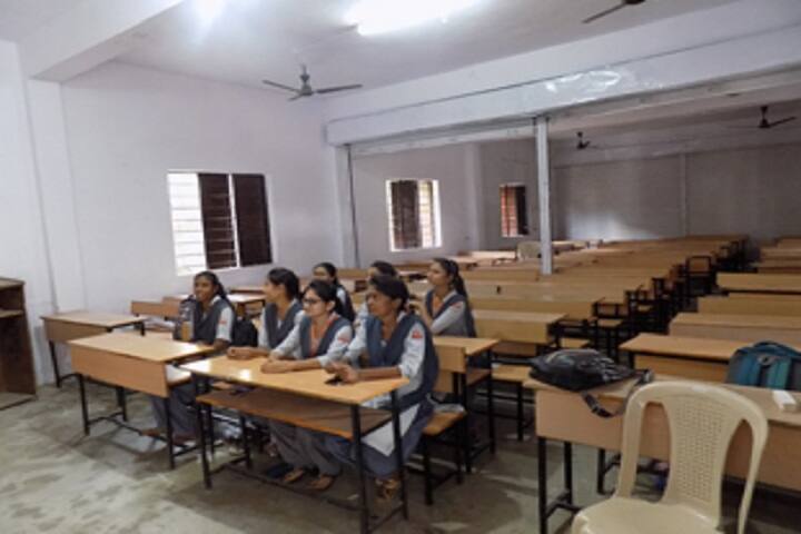 Tai Golwalkar Mahavidyalaya campus in Nagpur, Maharashtra, India — photo 4