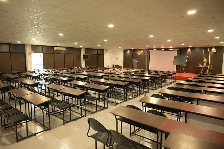 Madanbhau Patil College of Nursing campus in Sangli, Maharashtra, India — photo 2