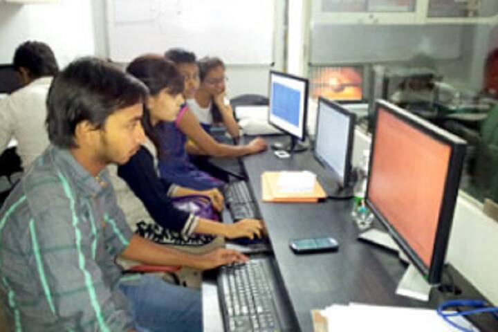 Institute of Design and Technology campus in Surat, Gujarat, India — photo 4