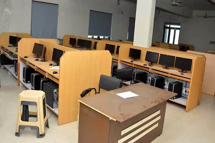 Arpit Nursing School and College campus in Rajkot, Gujarat, India — photo 4