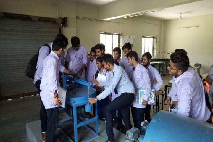 Mahavir Swami College of Engineering and Technology campus in Surat, Gujarat, India — photo 4