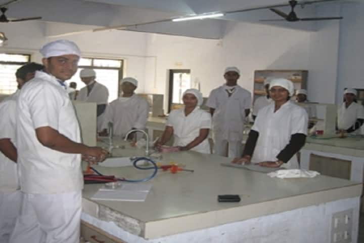 Indubhai Patel College of Pharmacy and Research Centre campus in Dharmaj, Gujarat, India — photo 4