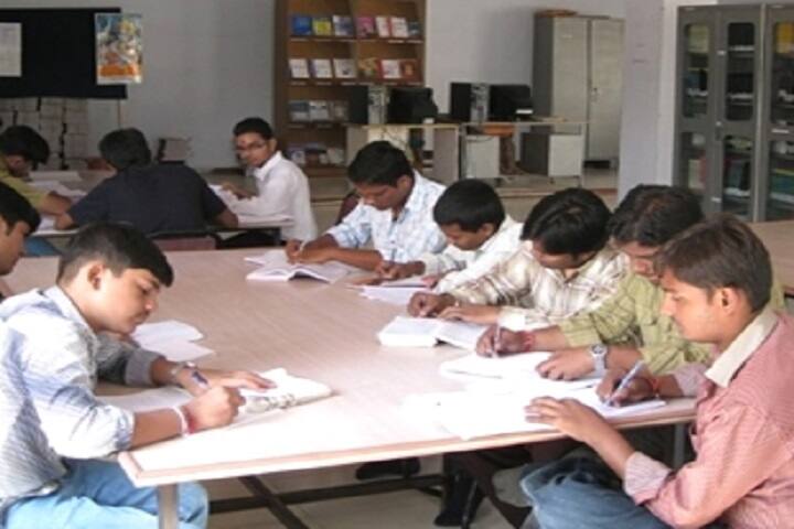 Indubhai Patel College of Pharmacy and Research Centre campus in Dharmaj, Gujarat, India — photo 5