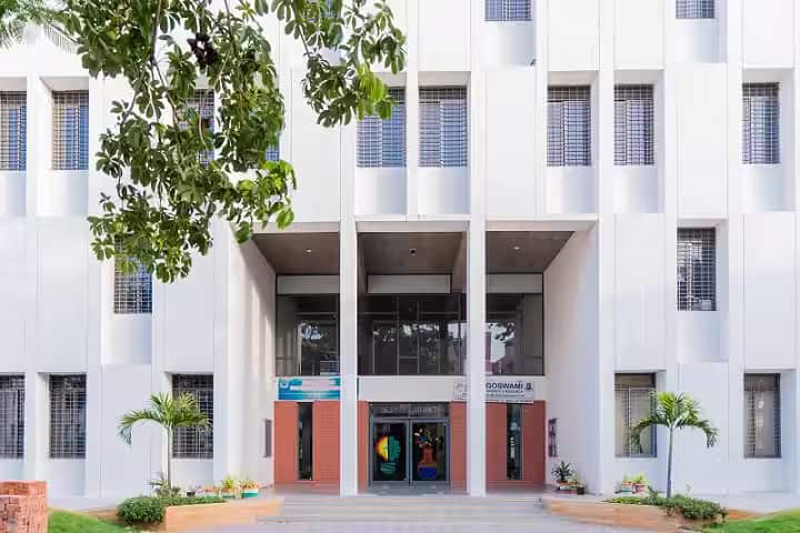 Monark Homoeopathic Medical College and Hospital campus in Ahmedabad, Gujarat, India — photo 1