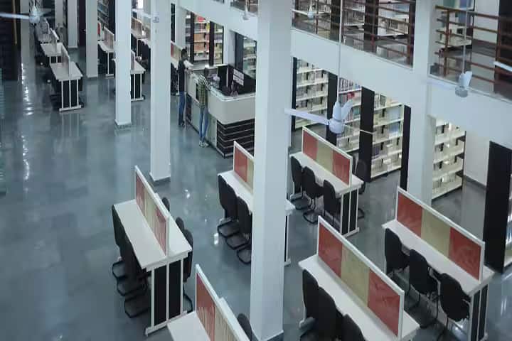 Uttaranchal University campus in Dehradun, Uttarakhand, India — photo 5