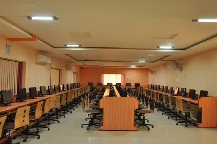 Vinayaka Institute of Nursing campus in Anand, Gujarat, India — photo 4