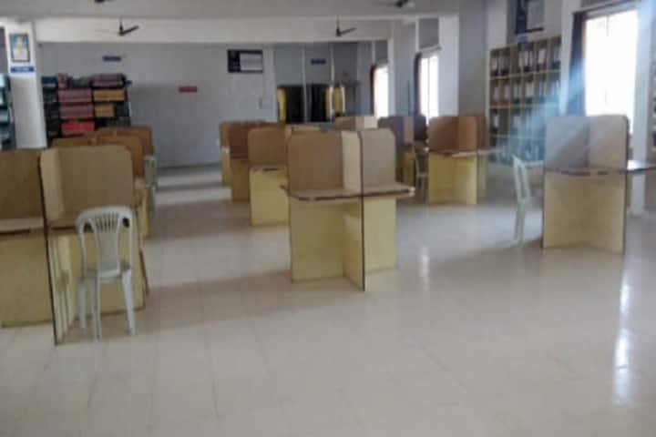 Jagadambha Institute of Pharmacy and Research campus in Yavatmal, Maharashtra, India — photo 6