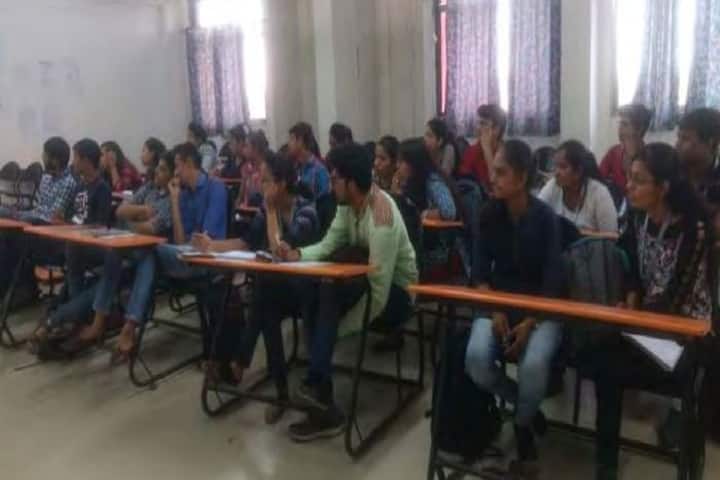 Aditya Silver Oak Institute of Technology campus in Ahmedabad, Gujarat, India — photo 2