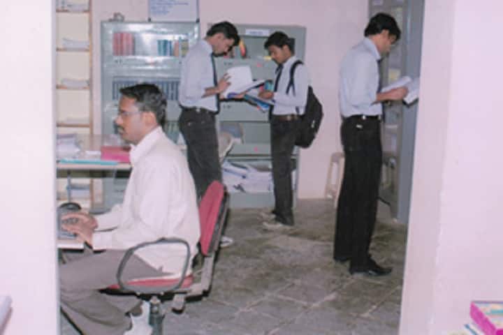 MGV's Samajshree Prashantdada Hiray College of Pharmacy campus in Malegaon, Maharashtra, India — photo 3