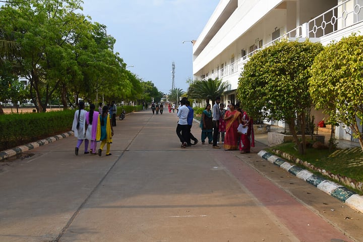 Oxford Engineering College campus in Tiruchirappalli, Tamil Nadu, India — photo 1