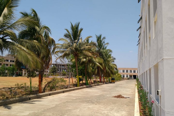 Oxford Engineering College campus in Tiruchirappalli, Tamil Nadu, India — photo 2