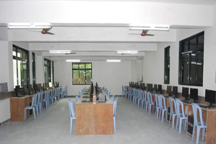 Shree ML Kakadiya MCA Mahila College campus in Amreli, Gujarat, India — photo 4