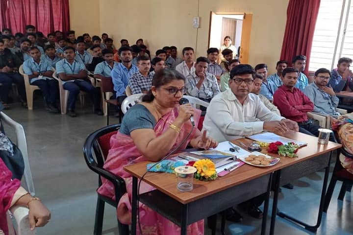 Swatantra Senani Uttamraoji Patil Nursing College campus in Aurangabad, Maharashtra, India — photo 1