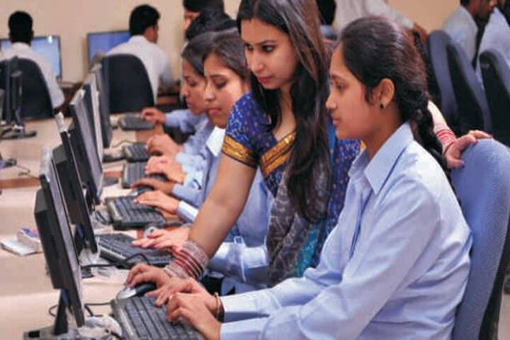 Universal Institute of Nursing campus in Mohali, Punjab, India — photo 4