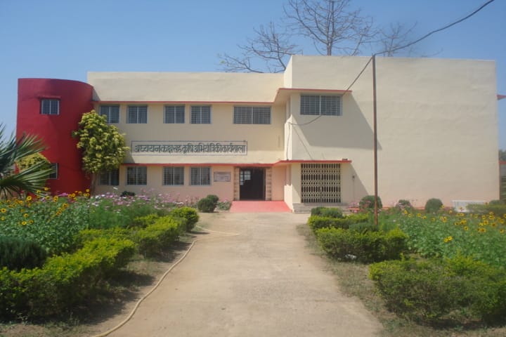 Shaheed Gundadhur College of Agriculture and Research Station campus in Jagdalpur, Chhattisgarh, India — photo 1
