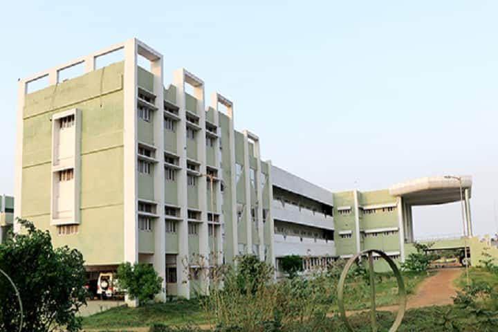 Dr MGR Fisheries College and Research Institute campus in Ponneri, Tamil Nadu, India — photo 2