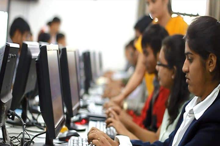 LJ College of Computer Application campus in Ahmedabad, Gujarat, India — photo 2