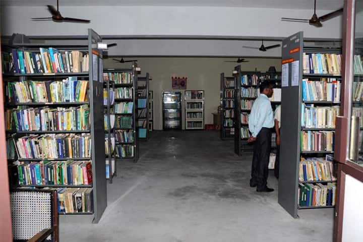 Adhiparasakthi Agricultural College campus in Vellore, Tamil Nadu, India — photo 5