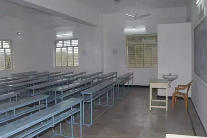 Sri Adi Siva Sadguru Alli Saheb Sivaaryula Homoeopathy Medical College campus in Guntakal, Andhra Pradesh, India — photo 2