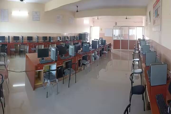 Smt Sumitrabai Andhare College of Agriculture campus in Akola, Maharashtra, India — photo 6